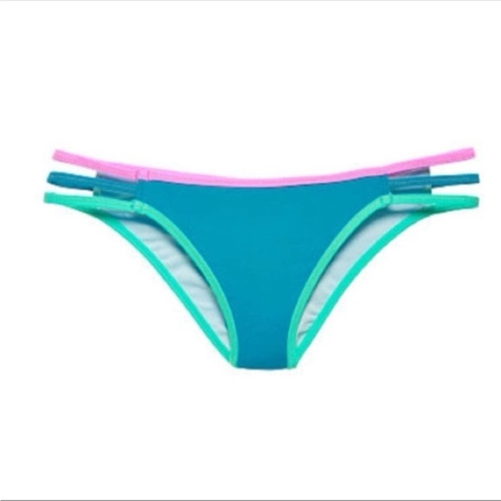 NWT Victoria’s Secret Strappy Cheeky Bikini Bottom – Size Small